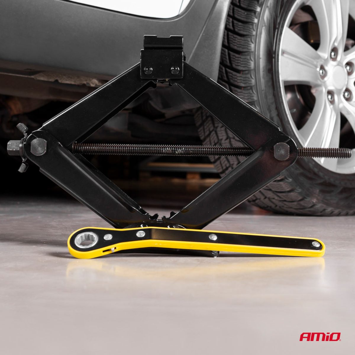 Cric Trapezoidal cu actionare manuala, capacitate ridicare 2000 kg, cu clichet si manusi de lucru - imagine 5