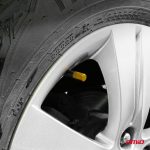 Set 4 capacele auto pentru ventil, din aluminiu, model Hexagon, culoare Galben - imagine 2