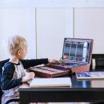 Set 142 piese pentru pictura, pentru copii sau adulti, pixuri de colorat, creioane colorate si vopsele de pictura, cu geanta de transport din LEMN MASIV, model AVX-WT-INGRES142 - imagine 2