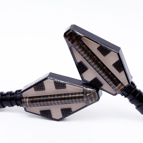 Set 2 lampi Semnalizare Moto, model CROSS, cu 2 functii, pozitie si semnalizare, tensiune 12V