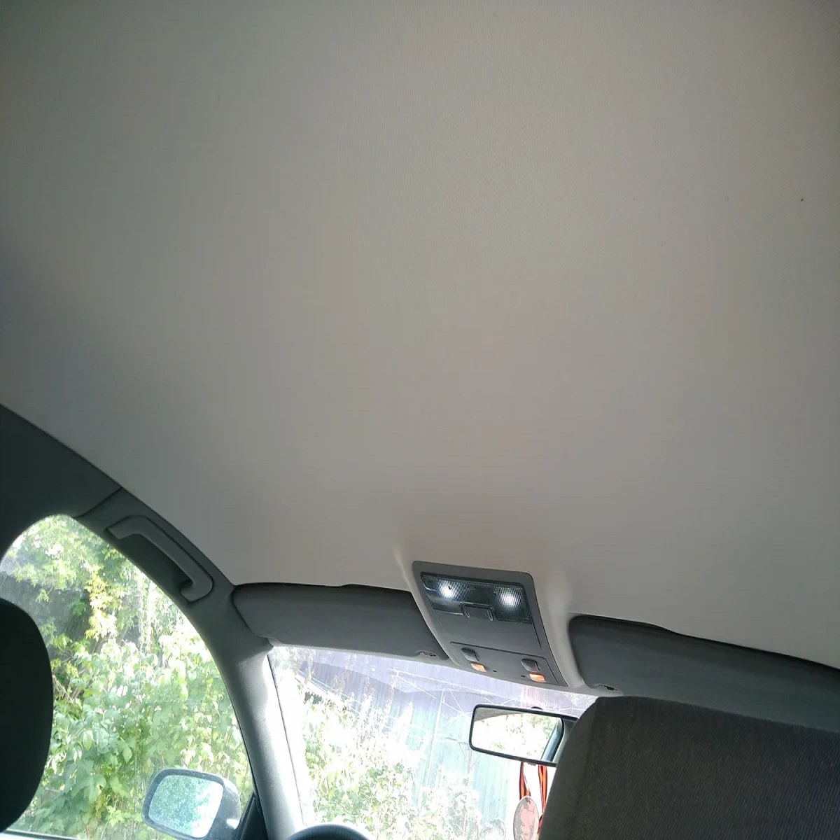 ghueruiefjnf.jpg Material pentru reconditionare plafon auto, material textil cu spate buretat, culoare Gri Deschis, dimensiune 2m x 1,50m - imagine 1