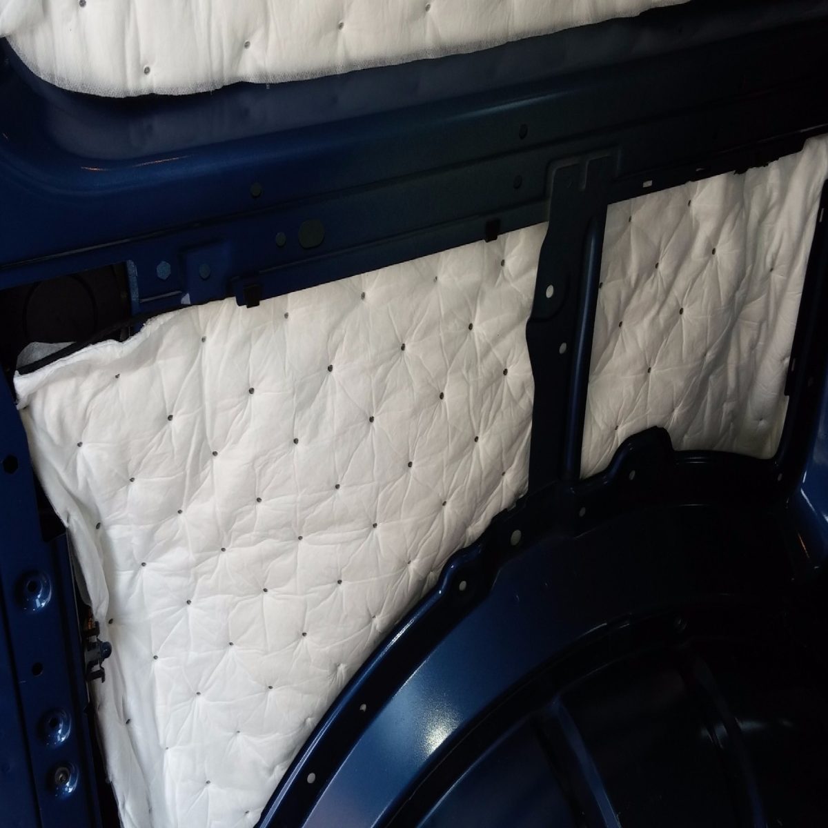 Material insonorizant auto gofrat autoadeziv, 50 x 80 cm, culoare ALBA - imagine 2