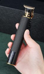 Aparat de tuns barba cu acumulator, trimmer pentru barba sau par cu accesorii incluse, model AVX-WT-YYT-36-1 - imagine 2