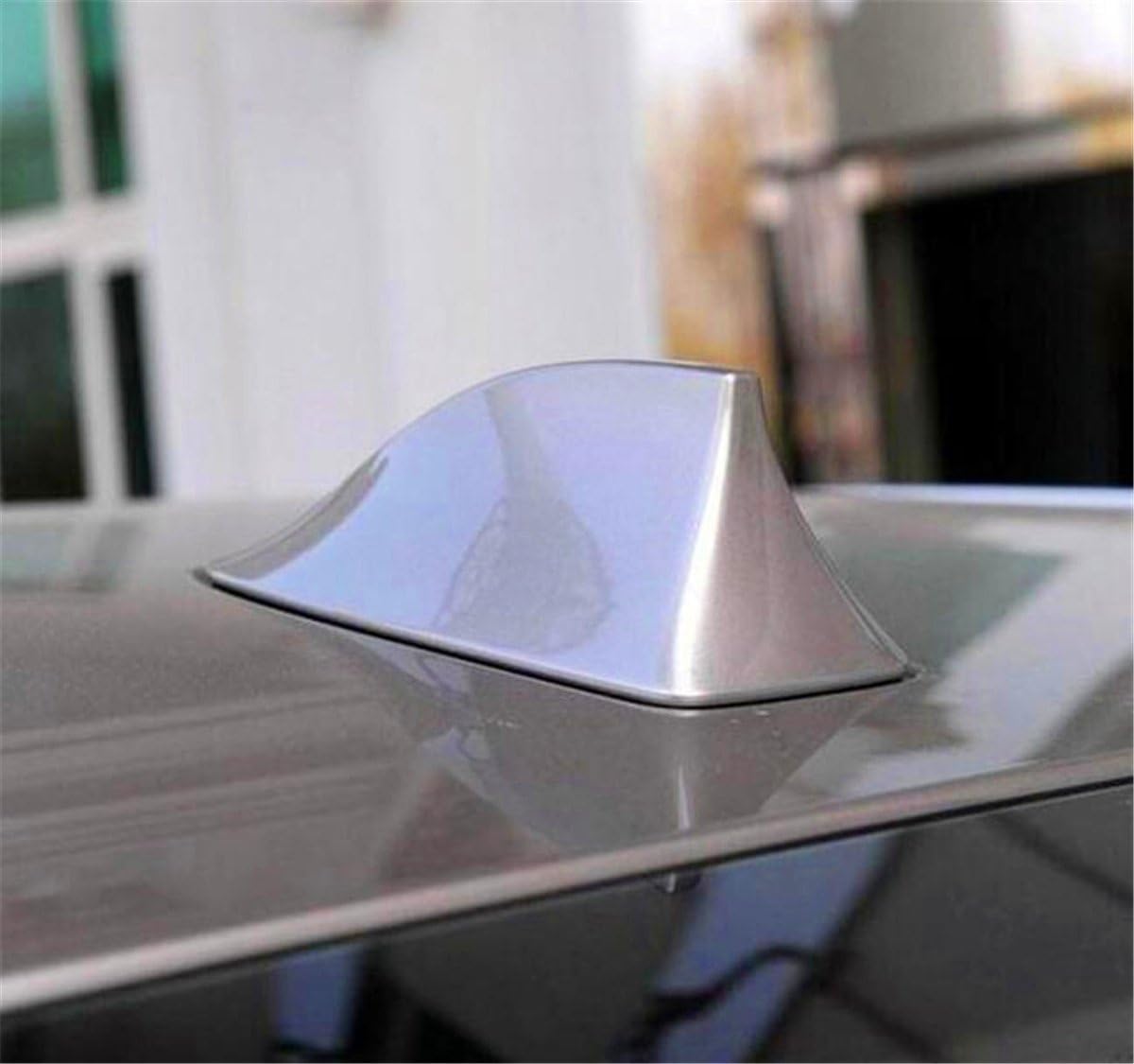 61yJNlTnMrL._AC_SL1200_.jpg Ornament pentru plafon auto tip "SHARK TAIL" culoare Argintiu - imagine 1