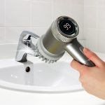 Perie electrica "5-in-1" cu 5 accesorii de curatare pentru baie, podea, rosturi faianta, piscina, cu afisaj cu LED si incarcare USB - imagine 4