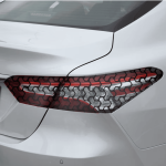 Set 2 folii autoadezive decupate pentru decorarea stopurilor auto, dimensiune 2 x 48 x 30cm, culoare Negru Mat, model HONEYCOMB TRIANGLE - imagine 2